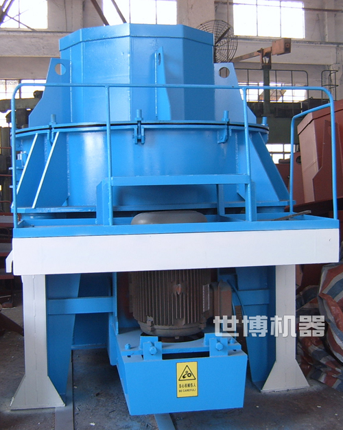 PCL立式制砂機(jī)側(cè)面特寫 PCL立式制砂機(jī)側(cè)面特寫