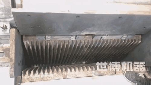 老虎口破碎機進料口演示圖 老虎口破碎機進料口演示圖