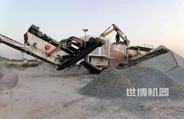 履帶式破碎站破碎混凝土塊回收石子 履帶式破碎站破碎混凝土塊回收石子