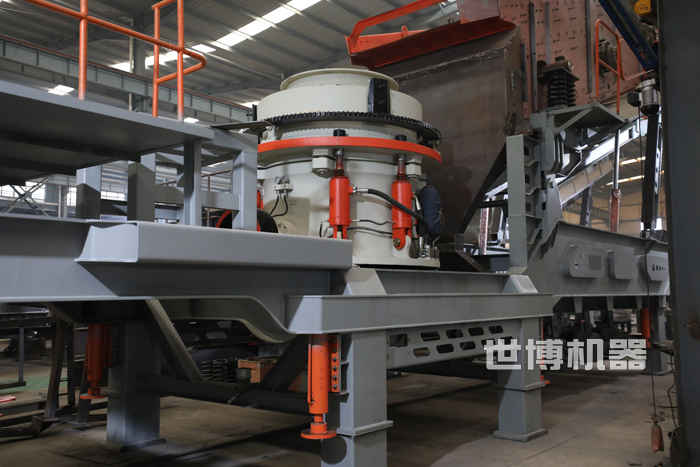 搭載hp300圓錐破碎機(jī)的移動(dòng)式破碎站 搭載hp300圓錐破碎機(jī)的移動(dòng)式破碎站