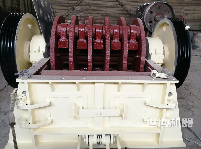 重型錘式粉碎機組裝之前 重型錘式粉碎機組裝之前