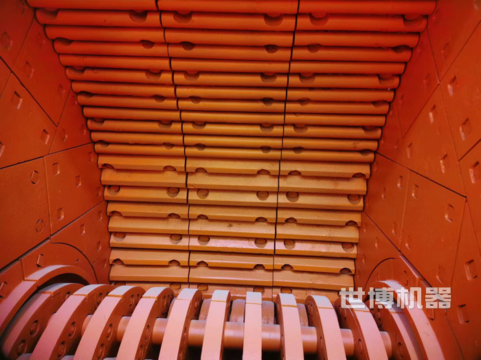 重錘式破碎機襯板細節(jié) 重錘破內(nèi)部結(jié)構(gòu)