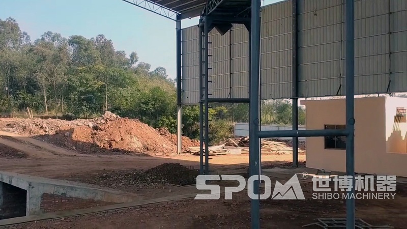 圓錐破的上級(jí)料倉(cāng) 圓錐破的上級(jí)料倉(cāng)