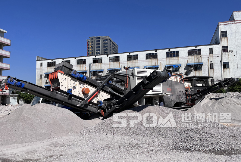 履帶式大口反擊破處理建筑垃圾現(xiàn)場 履帶式大口反擊破處理建筑垃圾現(xiàn)場