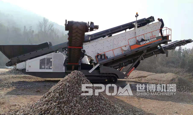 履帶式篩分站工作現(xiàn)場 履帶式篩分站工作現(xiàn)場