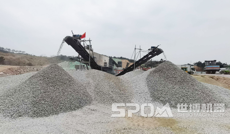 石料破碎生產(chǎn)現(xiàn)場 石料破碎生產(chǎn)現(xiàn)場