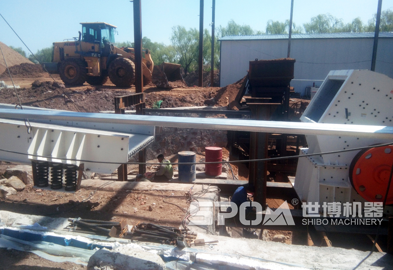 時產三百噸重錘破安裝現場 時產三百噸重錘破安裝現場