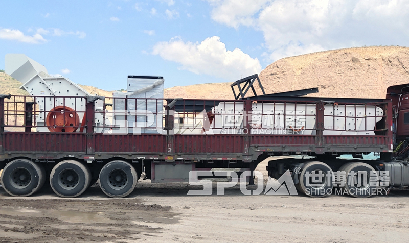 1414細(xì)碎機(jī)和振動(dòng)篩卸貨現(xiàn)場(chǎng) 1414細(xì)碎機(jī)和振動(dòng)篩卸貨現(xiàn)場(chǎng)