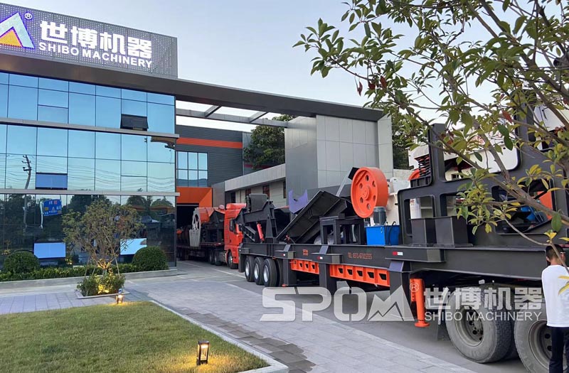 內(nèi)蒙制砂生產(chǎn)線發(fā)貨現(xiàn)場(chǎng) 內(nèi)蒙制砂生產(chǎn)線發(fā)貨現(xiàn)場(chǎng)