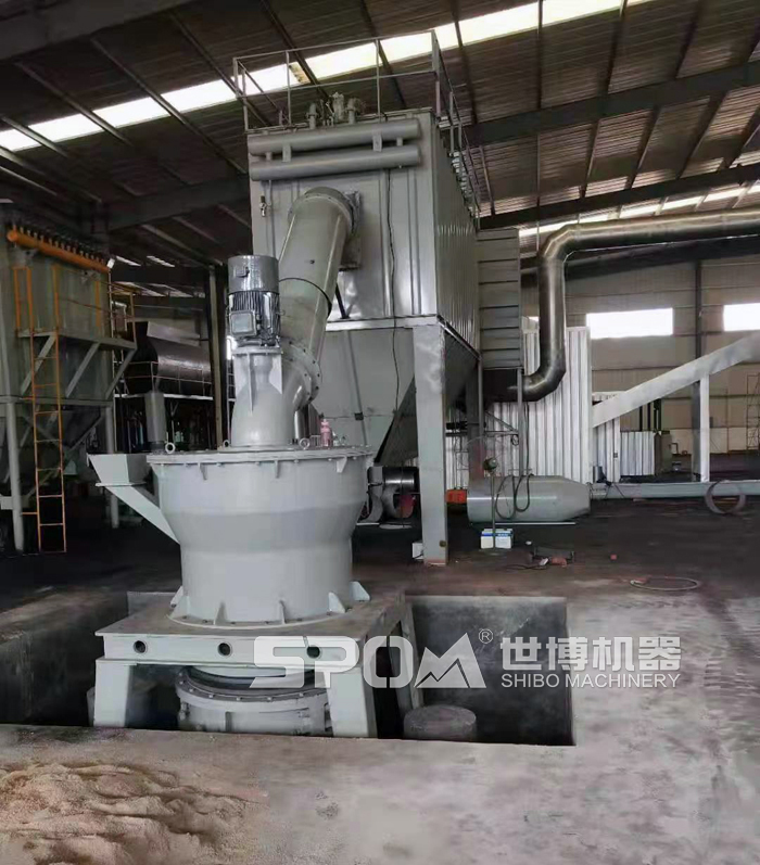 超細(xì)磨粉機安裝現(xiàn)場 超細(xì)磨粉機安裝現(xiàn)場