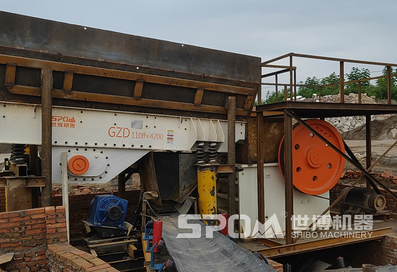 一級(jí)破碎顎式破碎機(jī) 一級(jí)破碎顎式破碎機(jī)