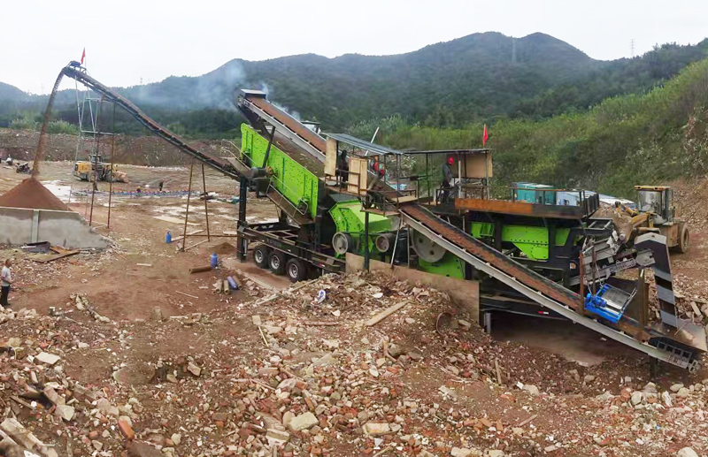 建筑垃圾粉碎現(xiàn)場 建筑垃圾粉碎現(xiàn)場