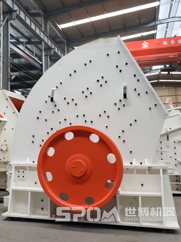 2026錘式破碎機(jī)側(cè)面 2026錘式破碎機(jī)側(cè)面