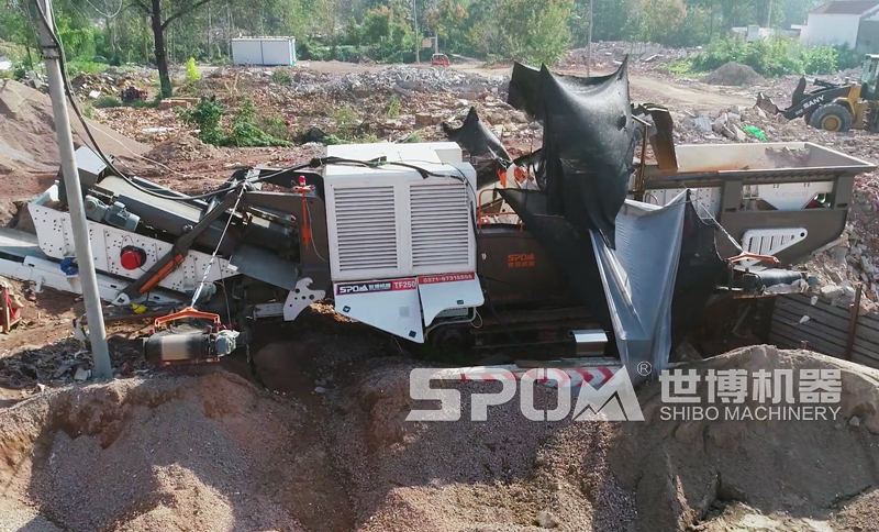 履帶式破碎站破碎建筑垃圾現(xiàn)場(chǎng)圖 履帶式破碎站破碎建筑垃圾現(xiàn)場(chǎng)圖