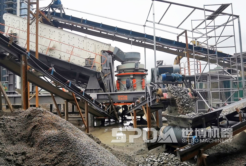 輪胎式破碎站破碎建筑垃圾現(xiàn)場 輪胎式破碎站破碎建筑垃圾現(xiàn)場