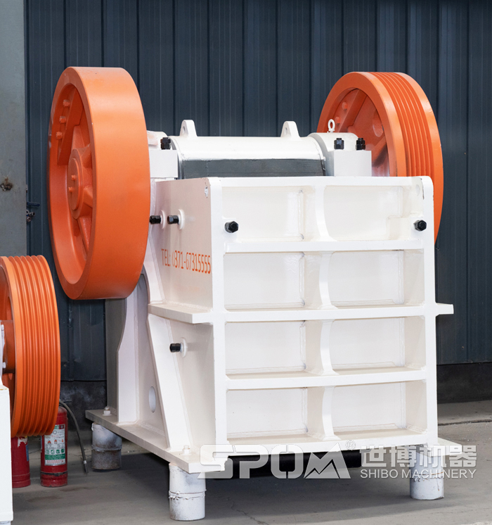 69顎破碎石機(jī) 69顎破碎石機(jī)